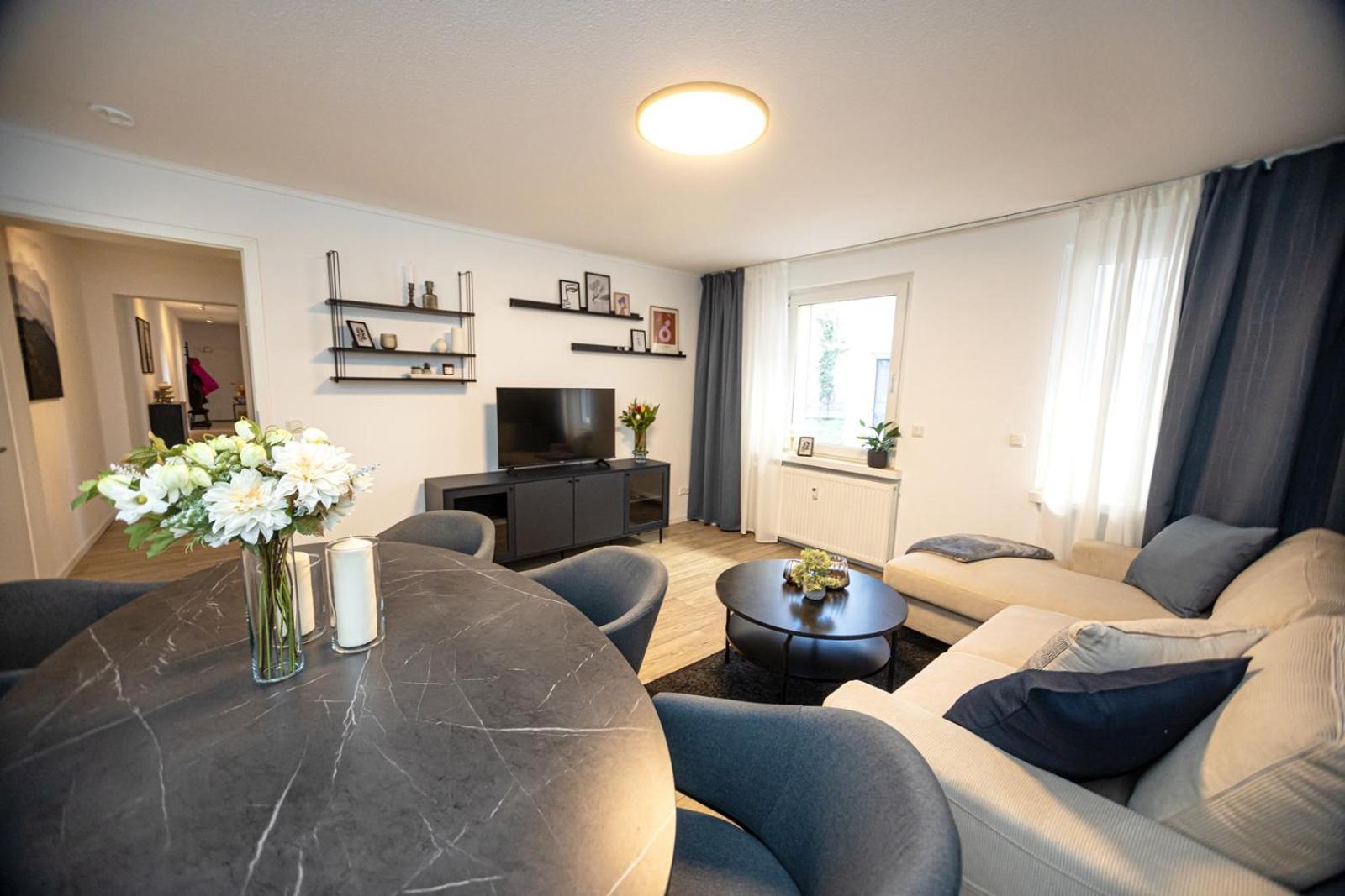 Blossfeld-Apartments Geraeumige Stadtoase Mitten Im Zentrum Mit 3 Schlafzimmern, Gratis Parkplatz, W-Lan, Netflix Jena Exterior photo